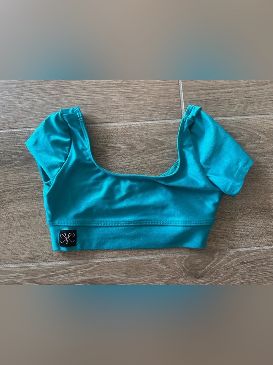 Kandi Kouture Other - Kandi kouture demure top in shiny sea foam